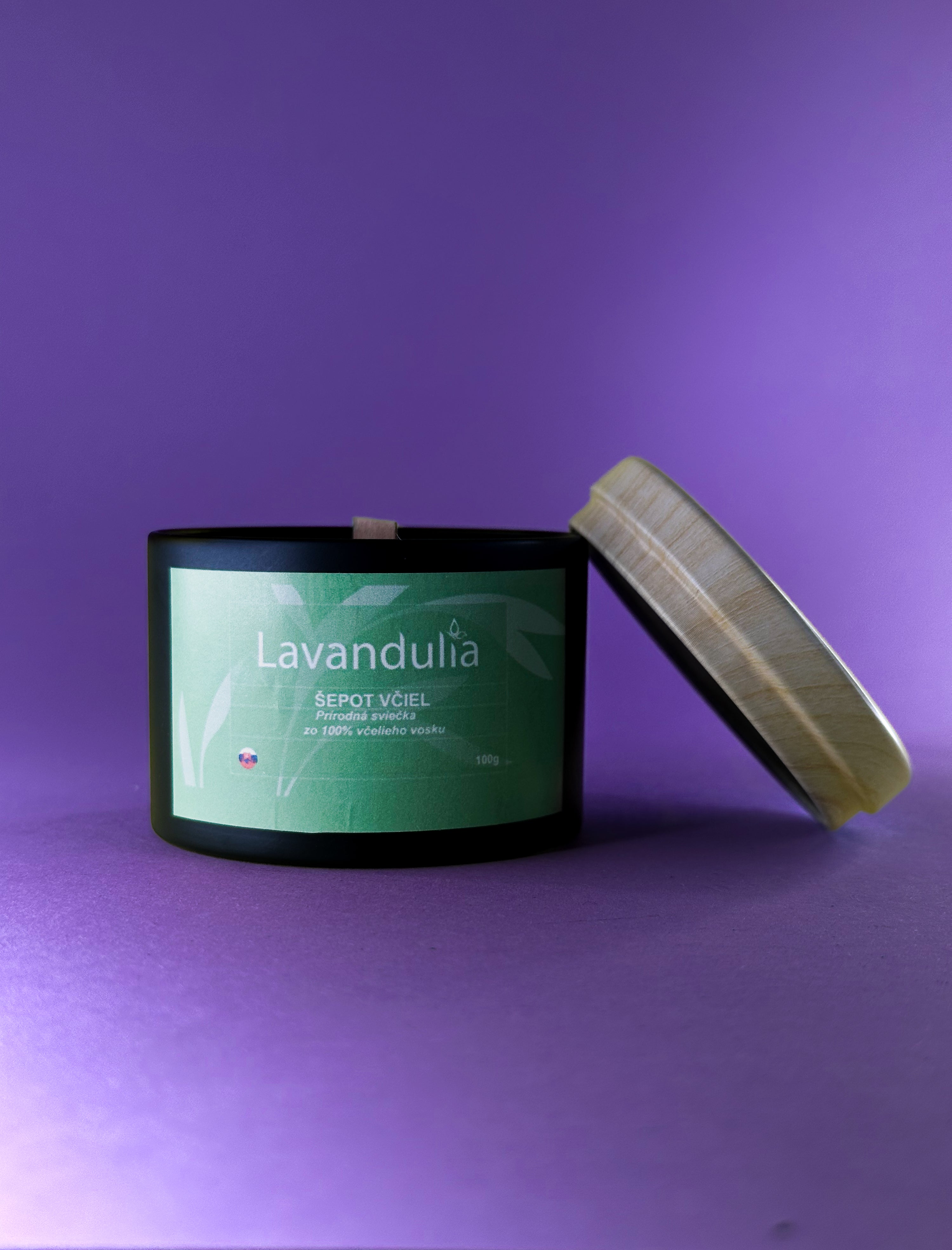 Bee Whispers – a natural candle made from 100% beeswax